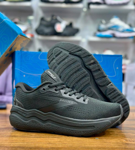 خرید بروکس گوست مکس ۲ /Brooks ghost max 2 / اصل ویتنام / سایز 40 ۴۱ ۴۲ ۴۳ ۴۴ ۴۵/تضمین کیفیت ویتنام/فروش تکی و عمده