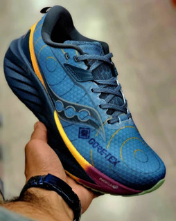 کتونی رانینگ و پیاده رویی ساکونی تریمپ۲۲/ Saucony Triumph 22/اصل ویتنام/سایز ۳۶الی ۴۶/ضمانت کیفیت کالا/فروش تکی و عمده